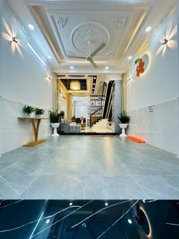 Bán nhà đẹp full nội thất, KDC đồng bộ, xe hơi vào tận nhà, chỉ 5 phút đến Quận 7