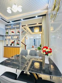 Bán nhà đẹp full nội thất, KDC đồng bộ, xe hơi vào tận nhà, chỉ 5 phút đến Quận 7