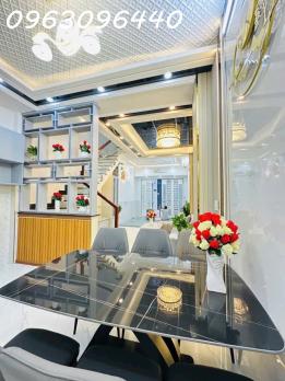 Nhà phố đẹp hẻm xe hơi, khu dân cư đồng bộ – gần Quận 7, đường Huỳnh Tấn Phát