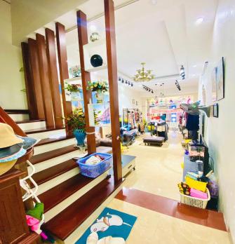 Bán nhà mặt phố Lê Thanh Nghị, 50m2, ngay ngã tư