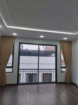 Bán nhà ngõ 41 Thịnh Quang, 50m2, ngay ngã tư sở