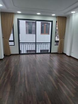 Bán nhà ngõ 41 Thịnh Quang, 50m2, ngay ngã tư sở