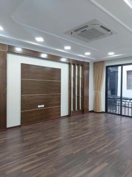 Bán nhà ngõ 41 Thịnh Quang, 50m2, ngay ngã tư sở