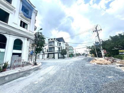 NHÀ MẶT PHỐ Căn Góc Huỳnh Thị Đồng , NHÀ BÈ - 56M2, 4 TẦNG, 4 PHÒNG NGỦ - GIÁ CHỈ 7.3 TỶ!