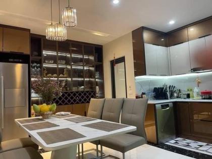 Bán nhà riêng tại Phạm Văn Đồng, Cầu Giấy, 65m2, ô tô, kinh doanh, nhỉnh 24tỷ.
