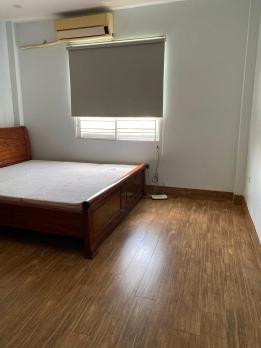 Bán nhà mặt phố Trần Thái Tông, 40m2, mặt tiền 4m