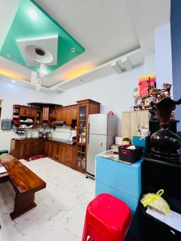 XUẤT NGOẠI Bán Nhà 4 Tầng Cực Đẹp Lê Văn Sỹ, 68m2, 8.3 Tỷ