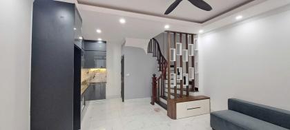 Bán nhà ngõ 564 Nguyen văn Cừ, Bồ Đề,35m 5T  oto ,KD, 7,8 tỷ .