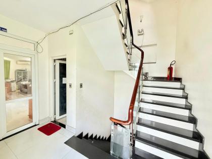 Bán nhà  2 mặt tiền Hẻm Lý Thánh Tông - Tô Hiệu, DT 5x18m, 5 Tầng,  8PN, chào 13,9 tỷ.