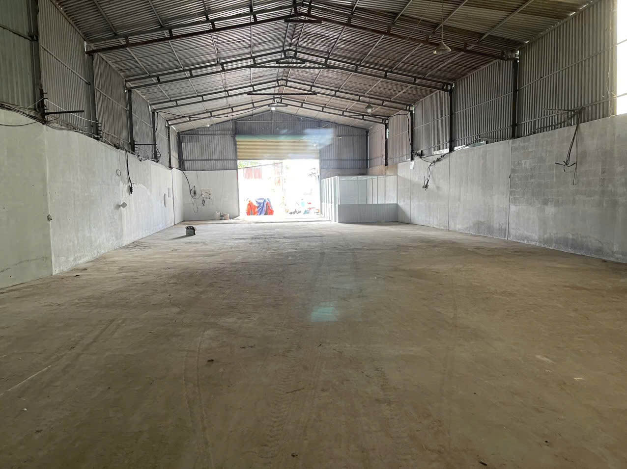 * Cho thuê nhà xưởng đường Hương Lộ 2 quận Bình Tân 400M giá 32tr