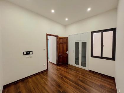 Bán nhà ngõ Cầu Giấy, 50m2 x 4 tầng, ô tô tránh