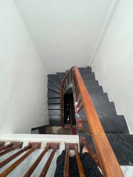 Bán nhà phố Kim Mã, Ba Đình, nhà đẹp dân xây, mặt tiền rộng, sổ đỏ vuông đẹp