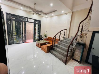 BÁN NHÀ 5 TẦNG - NGÕ 61 PHỐ TRẠM 34M² - MT 4.8M - CHỈ 6.7 TỶ ,oto,KD