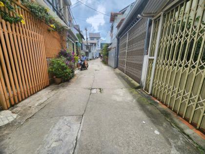 BÁN NHÀ SRXD MẶT TIỀN HẺM ĐƯỜNG MA TRANG SƠN – TRUNG TÂM ĐÀ LẠT CHỈ 5.4 TỶ????