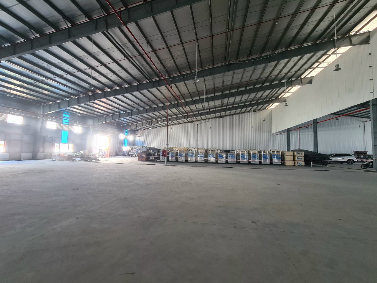 Còn trống nhiều  kho xưởng cho thuê(1.200m2;1.400m2,1.600m2;2.000m2)Vỉnh Lộc, Võ Văn Vân,Kênh Trung Ương