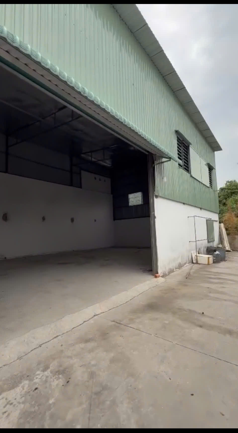 Cho thuê 2 nhà xưởng thuộc khu vực đường  tân hòa đông quận  Bình Tân 9x20 giá 17tr