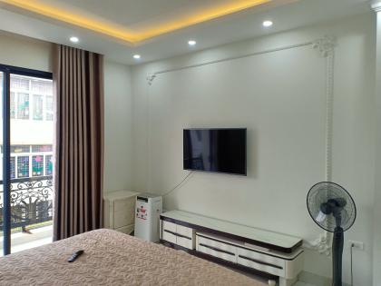 Bán nhà mặt ngõ 100 Trung Kính, 48m2 x 4 tầng, ô tô tránh