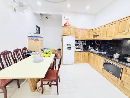 ???? XE HƠI ĐẬU CỬA – SÁT MẶT TIỀN – LÔ GÓC SỔ VUÔNG A4 – KHÔNG QH – KHÔNG LG – 4 TẦNG BTCT CHỈ 15 TỶ ????