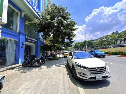 Bán nhà Nguyễn Chí Thanh, Diện tích 84m x 8 tầng, mặt tiền 9,4m, giá 62 tỷ.