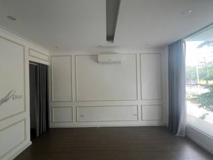 Bán nhà Nguyễn Chí Thanh, Diện tích 84m x 8 tầng, mặt tiền 9,4m, giá 62 tỷ.