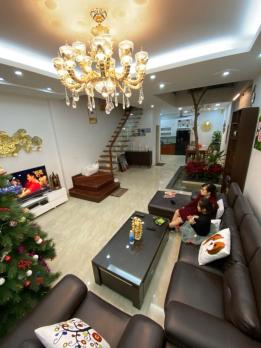 Bán nhà riêng tại trung tâm Cầu Giấy, 65m2, ô tô, kinh doanh, nhỉnh 24tỷ.