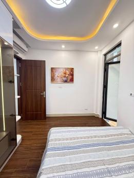 Bán nhà mặt phố Nguyễn Ngọc Vũ, SĐCC 30m2 x 5 tầng
