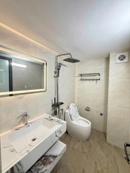 Bán nhà mặt phố Nguyễn Ngọc Vũ, SĐCC 30m2 x 5 tầng