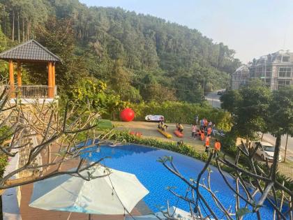 Bán GOLF VILLA-Tam Đảo 2300m2-4T Th/Máy MT30m Dòng Tiền 2,4 Tỷ/Năm 40 Tỷ Tam Đảo.