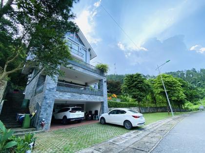 Bán GOLF VILLA-Tam Đảo 2300m2-4T Th/Máy MT30m Dòng Tiền 2,4 Tỷ/Năm 40 Tỷ Tam Đảo.