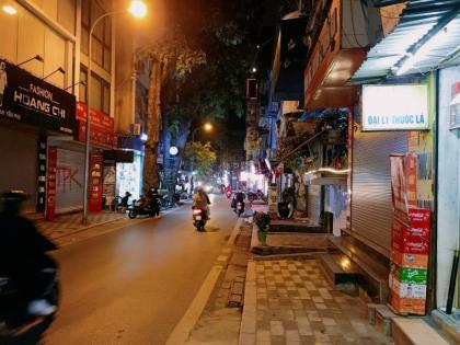 Bán Nhà Mặt Phố Quận Tây Hồ 86m2-7T MT5,8m VIEW Hồ 2 THOÁNG 37,5 Tỷ Yên Phụ.