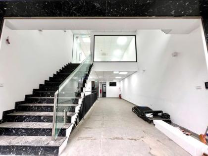 Bán Nhà Mặt Phố Quận Tây Hồ 86m2-7T MT5,8m VIEW Hồ 2 THOÁNG 37,5 Tỷ Yên Phụ.