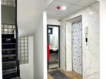 Bán Nhà Mặt Phố Quận Tây Hồ 86m2-7T MT5,8m VIEW Hồ 2 THOÁNG 37,5 Tỷ Yên Phụ.