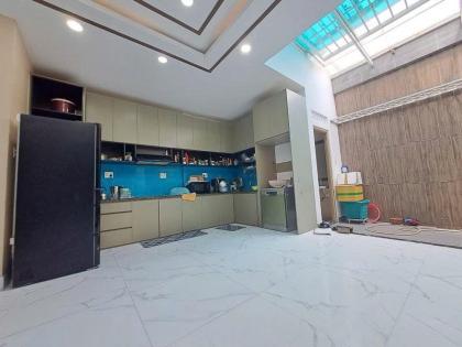 Bán nhà Hẻm 8m 496/ Dương Quảng Hàm - thông Lê Đức Thọ, 6x25m 5 Tầng, 6PN, 16,9 tỷ