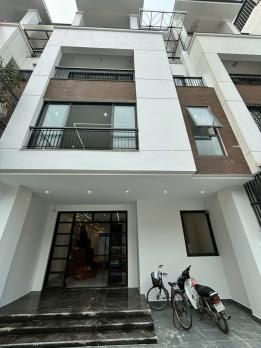 Cho thuê nhà Hoàng Thành Villas Mỗ Lao 120m x 5T thông sàn thang máy 0903409888