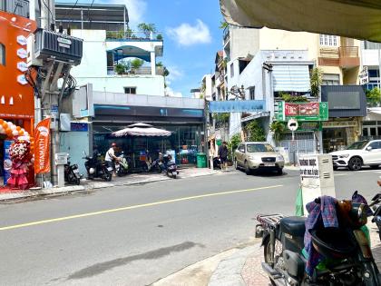 Bán nhà đường Huỳnh Văn Bánh Q.PN - DT 86m2, ngang lớn 4.7m HXH - 11 TỶ