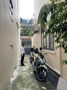 Bán gấp nhà hẻm xe ô tô Quận Phú Nhuận (phường Đức Nhuận) TPHCM, gần sân bay Tân Sơn Nhất