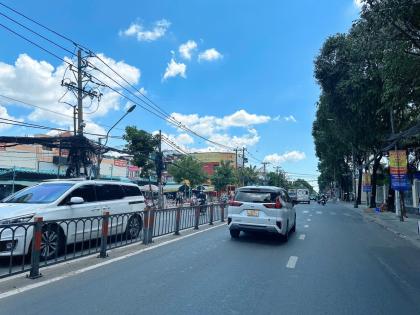 Bán CHDV 5 tầng view chợ Hạnh Thông Tây ngang 5m 75m2 9PN hẻm 8m thông chỉ 10.9 tỷ.