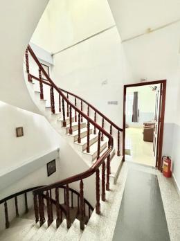 Bán nhà Mặt tiền Hẻm Lý Thánh Tông - gần Hòa Bình, 8x18m, 4 Tầng - 16 PN, 19,9 tỷ.