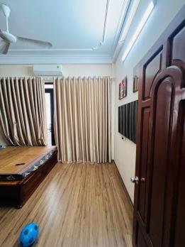 Bán nhà ngõ 46 Hào Nam, Diện tích 45m x5 tầng, mặt tiền 4.6m, gias.9 tỷ