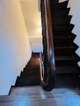 Bán nhà ngõ 46 Hào Nam, Diện tích 45m x5 tầng, mặt tiền 4.6m, gias.9 tỷ
