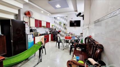 Bán nhà Mặt Tiền Nguyễn Hồng Đào - giao Bàu Cát, 4,1x16,5m, 4 Tầng, 4PN, chào 17,9 tỷ.