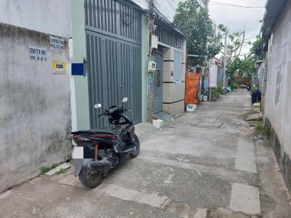 NHÀ 2 TẦNG 56M2 HẺM XE HƠI, NGAY ĐƯỜNG SONG HÀNH. KHU ẨM THỰC PHỐ ĐÊM HÓC MÔN SẦM UẤT.