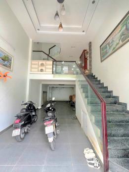 Bán Nhà Xe Hơi Vào Tận Nơi – Đường Trước Nhà 8m – Huỳnh Tấn Phát Nhà Bè