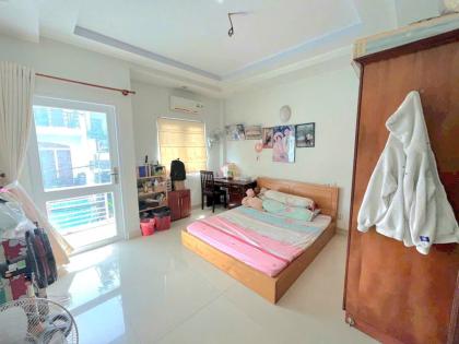 Bán Nhà Xe Hơi Vào Tận Nơi – Đường Trước Nhà 8m – Huỳnh Tấn Phát Nhà Bè