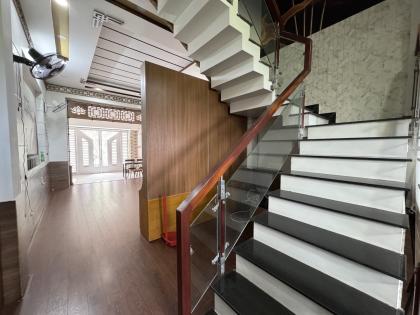 NHÀ 4 TẦNG THIẾT KẾ SANG TRỌNG 72M2 - HẺM 6M OTO VÀO TẬN NHÀ - THỚI AN, QUẬN 12. GIÁ RẺ CHỈ 5.X TỶ.