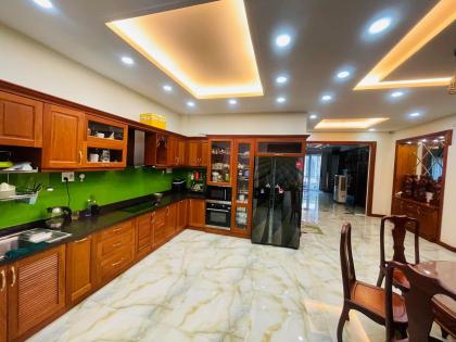 XE HƠI VÀO NHÀ! Bán Nhà Đẹp 5 Tầng Lê Văn Sỹ, 83m2, 17 Tỷ