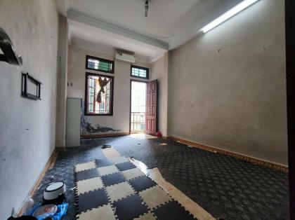 CHO THUÊ NHÀ ĐƯỜNG HUỲNH THÚC KHÁNG KÉO DÀI, ĐỐNG ĐA, MẶT NGÕ - Ô TÔ ĐỖ CỬA - 20M RA PHỐ