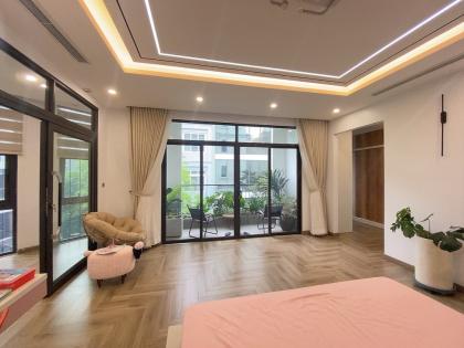 BÁN NHÀ LÔ GÓC 85m² – 7 TẦNG – THANG MÁY – FULL ĐỒ NỘI THẤT – KIẾN HƯNG – GIÁ 24 TỶ