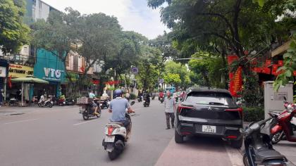 Bán Nhà Mặt Phố Hoàn Kiếm 115m2 Thông Tầng MT12m-3T-33 Tỷ Hàng Bài Có Thương Lượng.