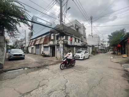 Bán Nhà lô góc 2 Mặt tiền Hẻm Mã Lò gần Hương Lộ 2, 9,6x20m, Cấp 4 - tiện xây, 10,9 tỷ.